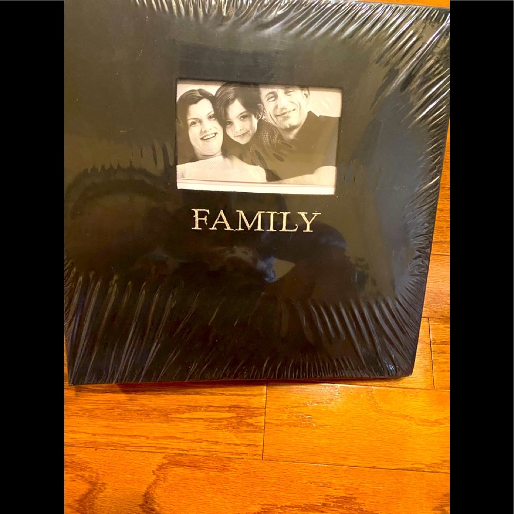 FAMILY PHOTO ALBUM